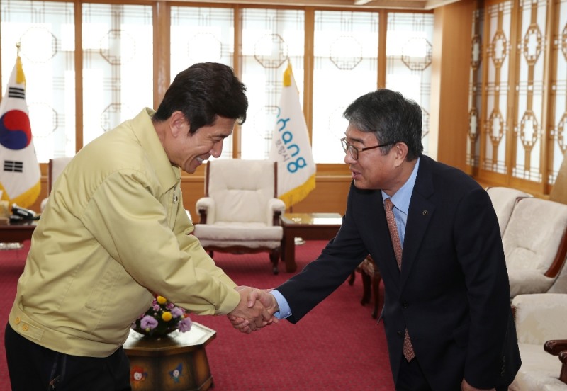 한국가스공사는 21일 포항 지진 피해지역에 구호성금을 지원했다. (사진=한국가스공사)