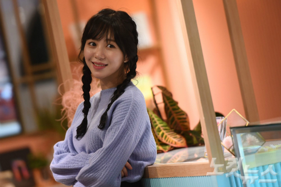 권민아가 CBS노컷뉴스와 인터뷰 전 포즈를 취하고 있다. (사진=황진환 기자)