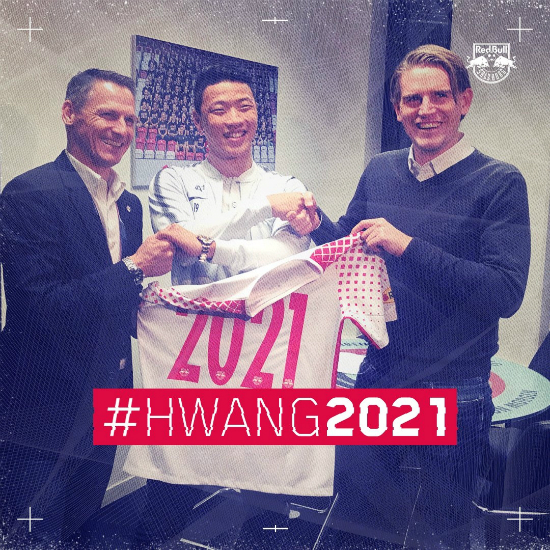 '황소' 황희찬이 24일(한국시간) 소속팀 잘츠부르크와 2021년까지 계약을 연장하는 재계약을 맺었다. (사진=잘츠부르크 트위터 캡처)