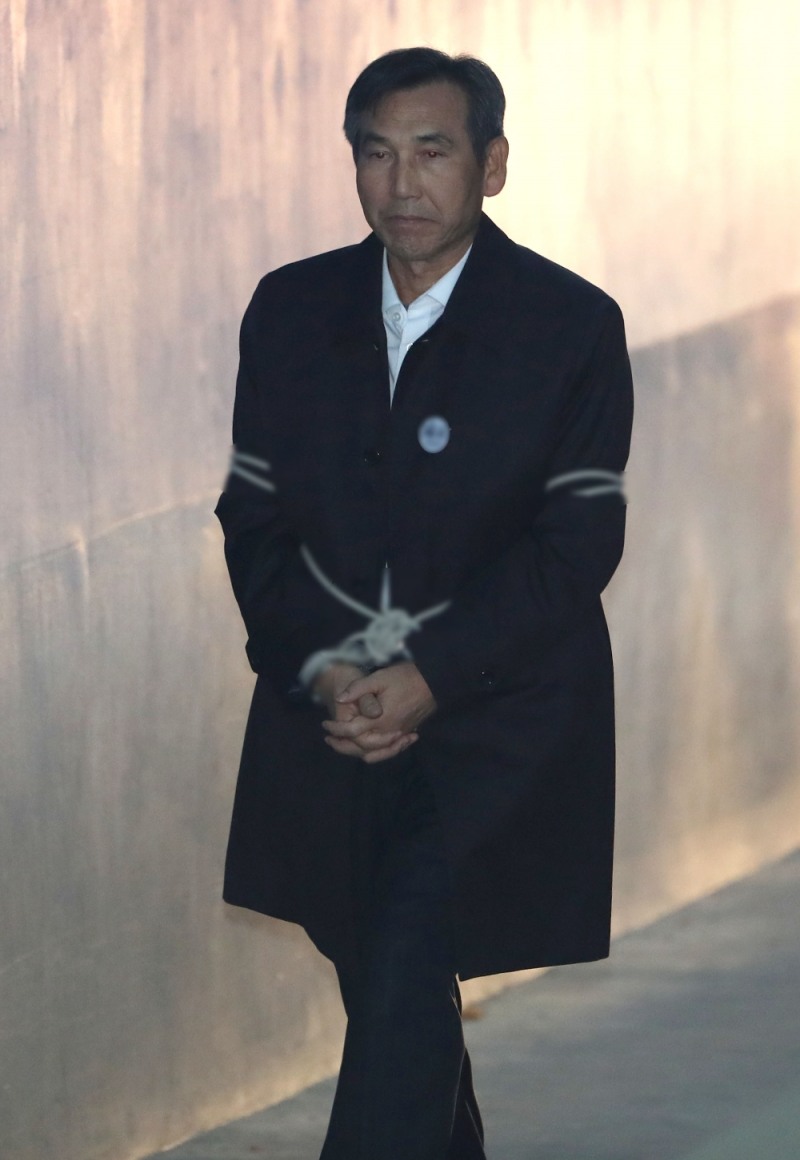 임관빈 전 국방부 정책실장이 24일 오후 서울 서초구 서울중앙지방법원에서 열린 구속적부심 심문기일에 출석하고 있다. (사진=뉴시스)