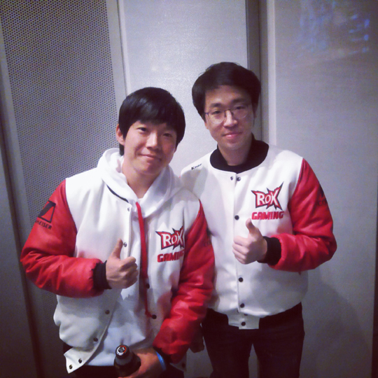 '쿠단스' 손병문(왼쪽)과 '무릎' 배재민. (사진=배재민 트위터 발췌)