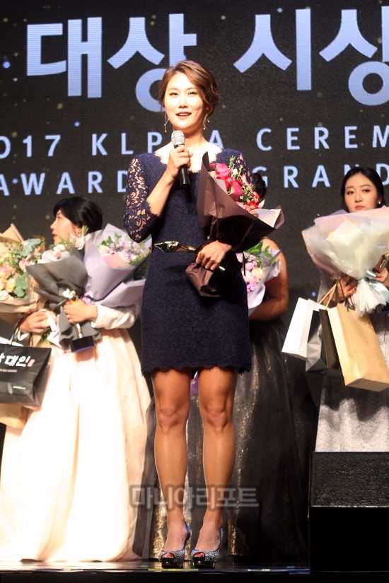해외특별상을 수상하는 김하늘. 사진=마니아리포트 DB