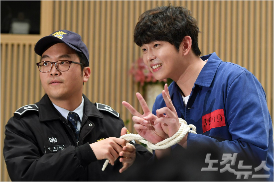 신경수 감독과 배우 윤균상이 27일 오후 서울 목동 SBS 사옥에서 열린 월화드라마 '의문의 일승' 제작발표회에 참석하고 있다. (사진=황진환 기자/자료사진)