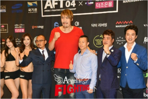 '10년 만의 국내무대 승리'…최홍만 소득은 '자신감'