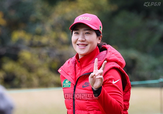 [포토] 김지현2 '환한 미소로 승리를 다짐해요'