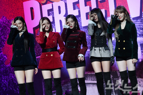 걸그룹 레드벨벳. 왼쪽부터 조이, 예리, 아이린, 슬기, 웬디. (자료사진/황진환 기자)