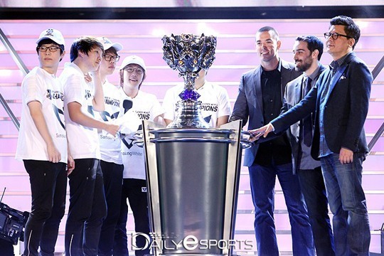 2014년 롤드컵을 우승한 삼성 화이트.