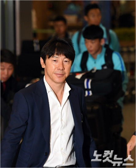 신태용 축구대표팀 감독은 2018 러시아월드컵 조 추첨을 위해 러시아 모스크바로 이동했다. 한국은 개최국 러시아가 속한 A조가 가장 유리한 조 편성이 될 수 있다. 황진환기자