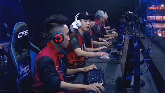 B조 2위로 8강에 오른 에바.(사진=CFS 중계 캡처)