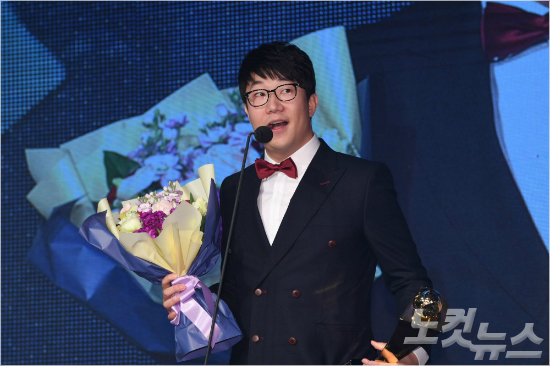 올 시즌 최고의 한 해를 보내며 선수들이 뽑은 '올해의 선수상'을 수상한 KIA 에이스 양혅종.(자료사진=이한형 기자)