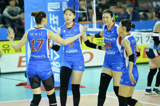 이바나-박정아 동시 폭발…도로공사 신바람 5연승