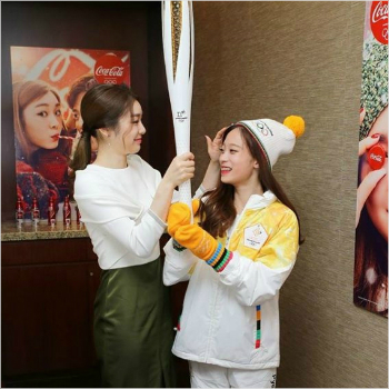피겨유망주로 ‘1호 성화 봉송 주자’로 나섰던 유영 선수 (사진=김연아 인스타)