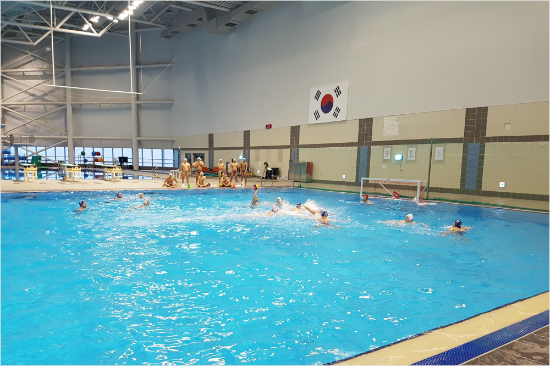 카자흐스탄 수구 선수단이 한국의 충북 진천 선수촌에서 훈련하는 모습.(사진=체육회)