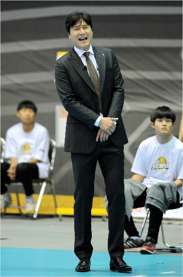 KB손해보험은 2라운드 막판 3연패로 주춤했지만 3라운드 들어 2경기를 모두 승리하며 반등에 성공했다.(사진=한국배구연맹 제공)