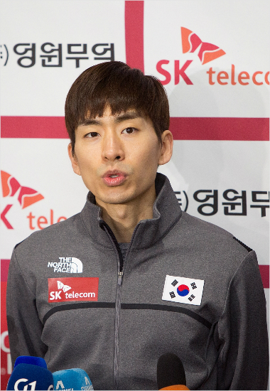 '역시 매스스타트 황제' 이승훈, 4차 WC 폭풍 역전 우승