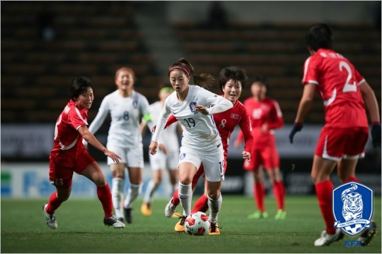 최유리는 북한과 E-1 챔피언십 2차전에서 후반 교체 투입 후 꽉 막혔던 한국 여자축구의 공격의 활력소 역할을 했지만 끝내 '결과'를 내지 못했다.(사진=대한축구협회 제공)