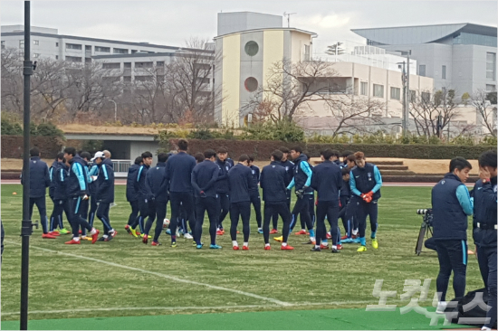 한일전을 앞두고 마지막 훈련을 한 신태용호.