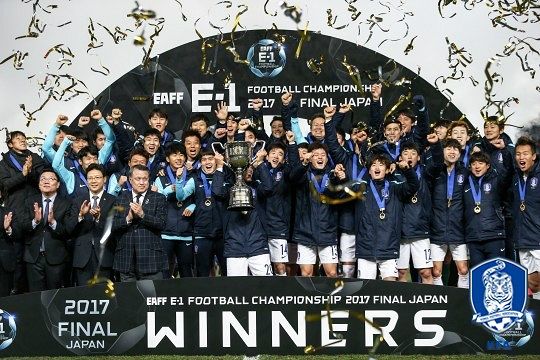 일본 도쿄에서 열린 E-1 챔피언십에서 우승을 차지한 한국 남자 축구대표팀. (사진=대한축구협회 제공)