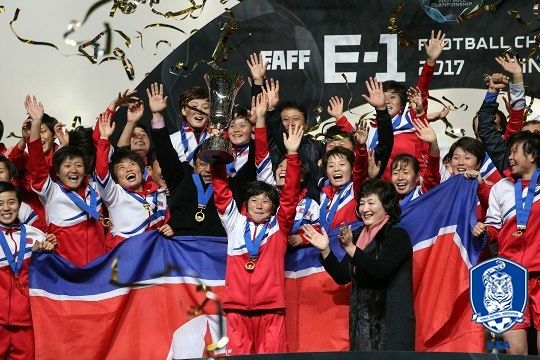 일본 도쿄에서 열린 E-1 챔피언십 여자부에서 우승을 차지한 북한 축구대표팀. (사진=대한축구협회 제공)