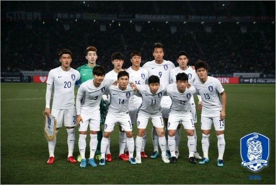 동아시안컵 한일전을 앞두고 기념 사진을 촬영한 축구 대표팀. (사진=대한축구협회 제공)