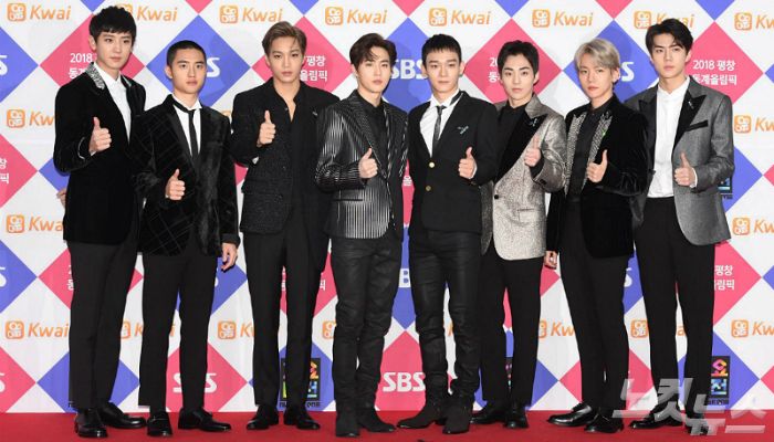 그룹 엑소가 25일 서울 구로구 고척스카이돔에서 열린 'SBS 가요대전‘ 에 참석해 포즈를 취하고 있다. (사진=황진환 기자)