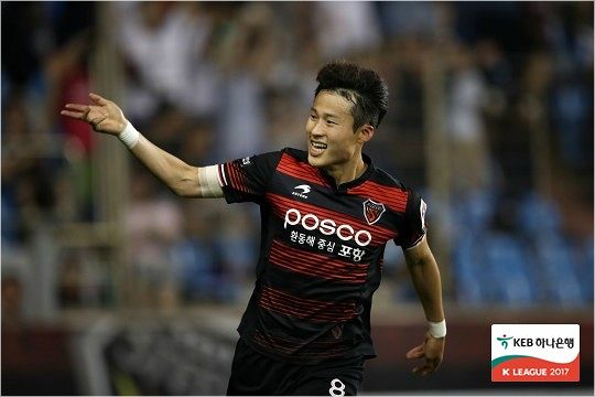 포항을 떠나 전북 이적이 유력했던 손준호지만 한 차례 협상이 무산된 뒤 수원과 이적설이 불거졌다. 하지만 현행 K리그 규정상 손준호의 이적 협상 우선권은 전북이 갖는다.(사진=한국프로축구연맹 제공)