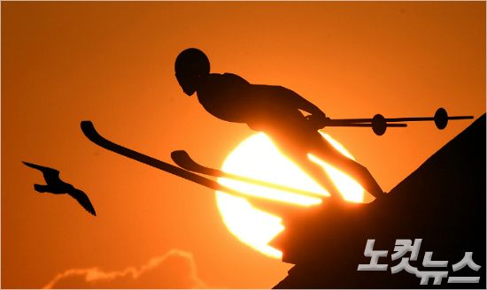 2018년 새해가 밝았다. 오는 2월과 3월에는 오랫동안 평창과 강릉, 정선 일대에서 준비한 동계올림픽과 동계패럴림픽이 차례로 열린다. 이한형기자