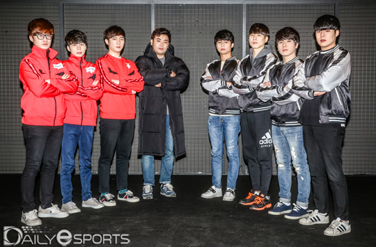 무패 본선 진출한 펜타 제닉스(왼쪽)와 퍼스트.