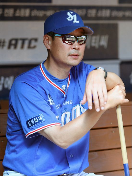 '올해는 다르다' 지난해 부임 첫 시즌 전력 약화와 부상 암초를 만나 혹독한 사령탑 신고식을 치렀던 김한수 삼성 감독.(사진=삼성)