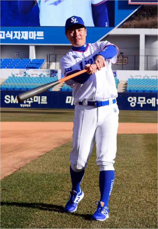 롯데를 떠나 삼성과 4년 80억 원에 계약한 리그 정상급 포수 강민호.(사진=삼성)