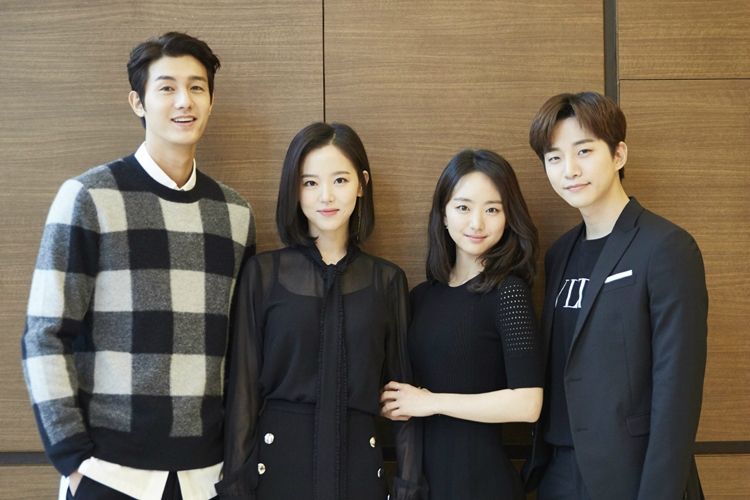9일 오후 3시, 서울 마포구 상암동 스탠포드호텔에서 JTBC 월화드라마 '그냥 사랑하는 사이' 기자간담회가 열렸다. 왼쪽부터 이기우, 강한나, 원진아, 이준호 (사진=JTBC 제공)