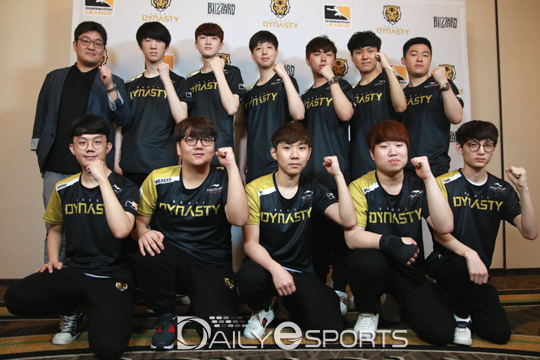 '금의환향' 노리는 서울 다이너스티…"OWL 챔피언 트로피 들고 귀국하겠다"