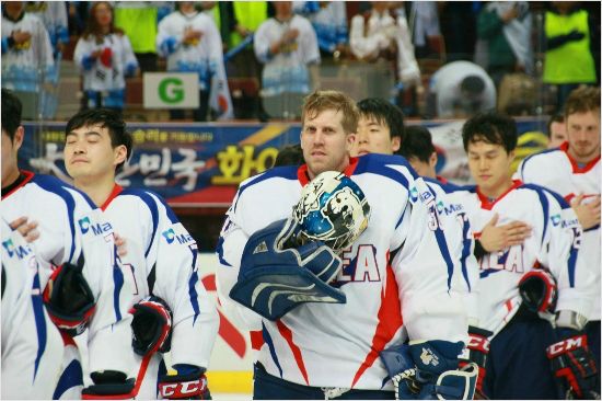 세계가 주목하는 한국 아이스하키의 무서운 성장에는 캐나다 출신 귀화선수인 골리 맷 달튼의 역할이 매우 컸다.(사진=대한아이스하키협회 제공)