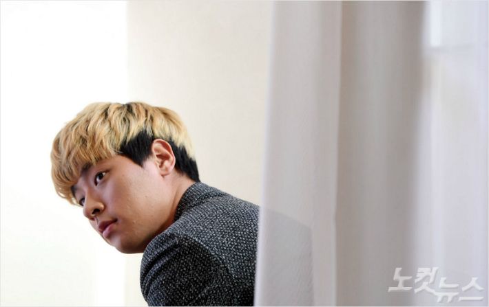 영화 '그것만이 내 세상'에서 서번트 증후군 동생 오진태 역을 맡은 배우 박정민이 4일 오후 서울 종로구 한 카페에서 CBS노컷뉴스와 인터뷰 전 포즈를 취하고 있다. (사진=황진환 기자/자료사진)