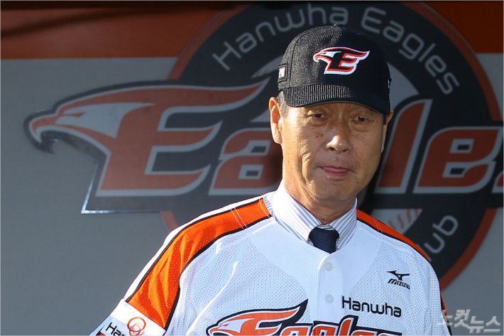 일본 프로야구 소프트뱅크 코치 육성 고문을 맡는 김성근 전 한화 감독.(자료사진=박종민 기자)