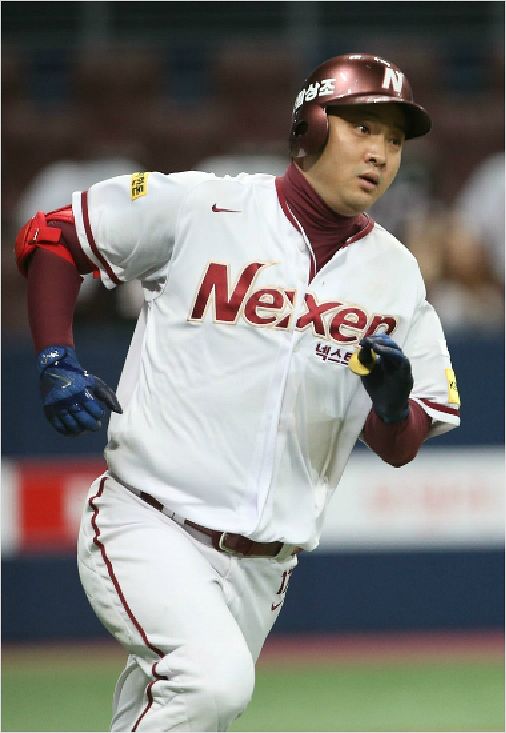 사인 앤 트레이드 형식으로 넥센에서 롯데로 이적한 채태인.(자료사진=넥센)