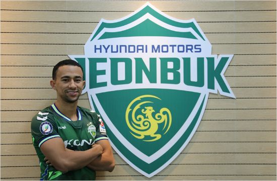 K리그 클래식 전북 현대는 K리그에서 검증된 브라질 출신 공격수 티아고의 영입으로 더욱 강력한 공격진을 2018시즌에 선보일 수 있게 됐다.