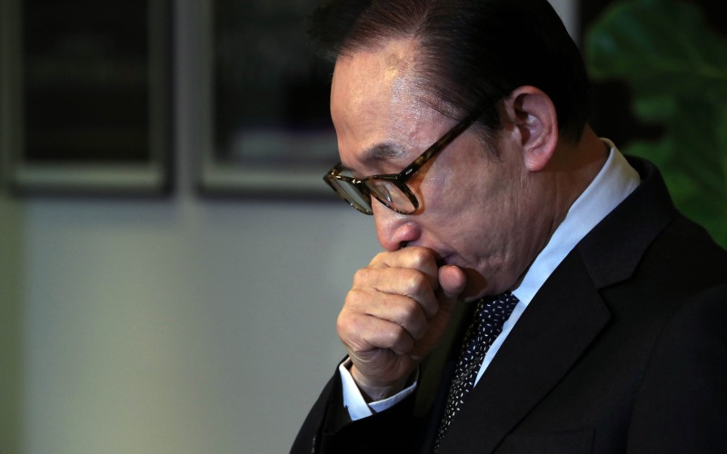 정두언 "MB, '경천동지' 고비 3번…처리에 돈 필요했다"