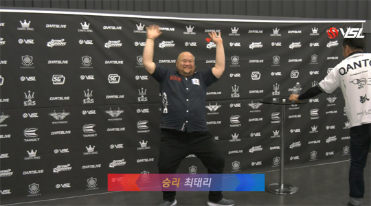 본선 진출의 기쁨을 온몸으로 표현하는 최태리.(사진=VSL 중계 캡처)