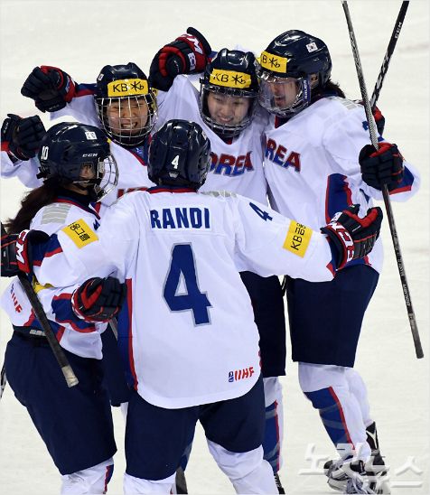 뺄 수 없는 北선수 3명, 더 복잡해진 감독의 머리