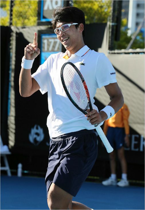 오는 22일 전 세계 랭킹 1위 노바크 조코비치와 호주오픈 남자 단식 16강전에서 한국 테니스의 새 역사 창조에 도전하는 정현.(멜버른=대한테니스협회)