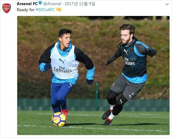 알렉시스 산체스(왼쪽)의 맨체스터 유나이티드행이 발표만 남겼다. (사진=아스널 트위터 갈무리)