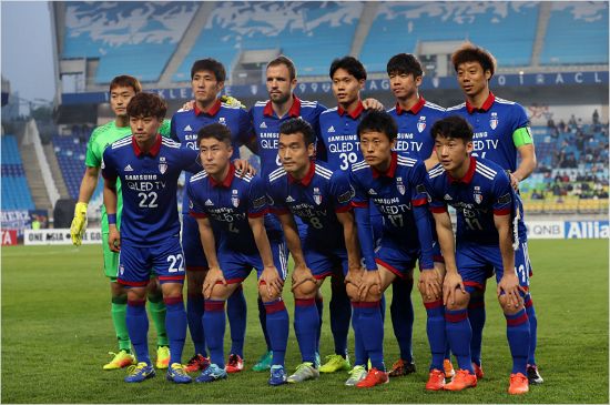 수원 삼성의 2018 아시아축구연맹(AFC) 챔피언스리그 플레이오프 상대는 베트남의 탄호아로 결정됐다. 사진은 지난 시즌 AFC 챔피언스리그에 출전한 수원 선수단.(사진=한국프로축구연맹 제공)