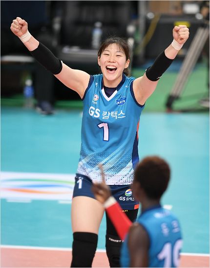 이소영이 돌아온 GS칼텍스는 파토유 듀크, 강소휘와 함께 공격의 시너지 효과로 KGC인삼공사를 상대로 올 시즌에만 세 번째 셧 아웃 승리를 챙겼다.(사진=한국배구연맹 제공)