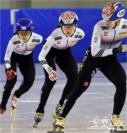 2018 평창 동계올림픽을 앞두고 코치로부터 손찌검을 당해 선수촌을 이탈했던 여자 쇼트트랙 대표팀의 간판 심석희는 빠르게 대표팀에 복귀해 다시 올림픽 메달을 향한 기대감을 끌어올리고 있다. 황진환기자