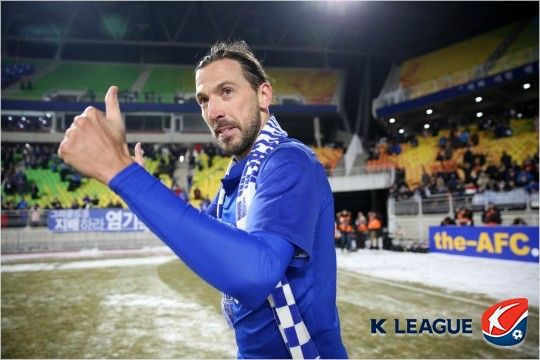 FC서울에서만 8시즌을 활약한 데얀은 라이벌 구단 수원으로 이적해 출전한 첫 경기부터 골 맛을 보며 여전한 경기력을 과시했다.(사진=한국프로축구연맹 제공)