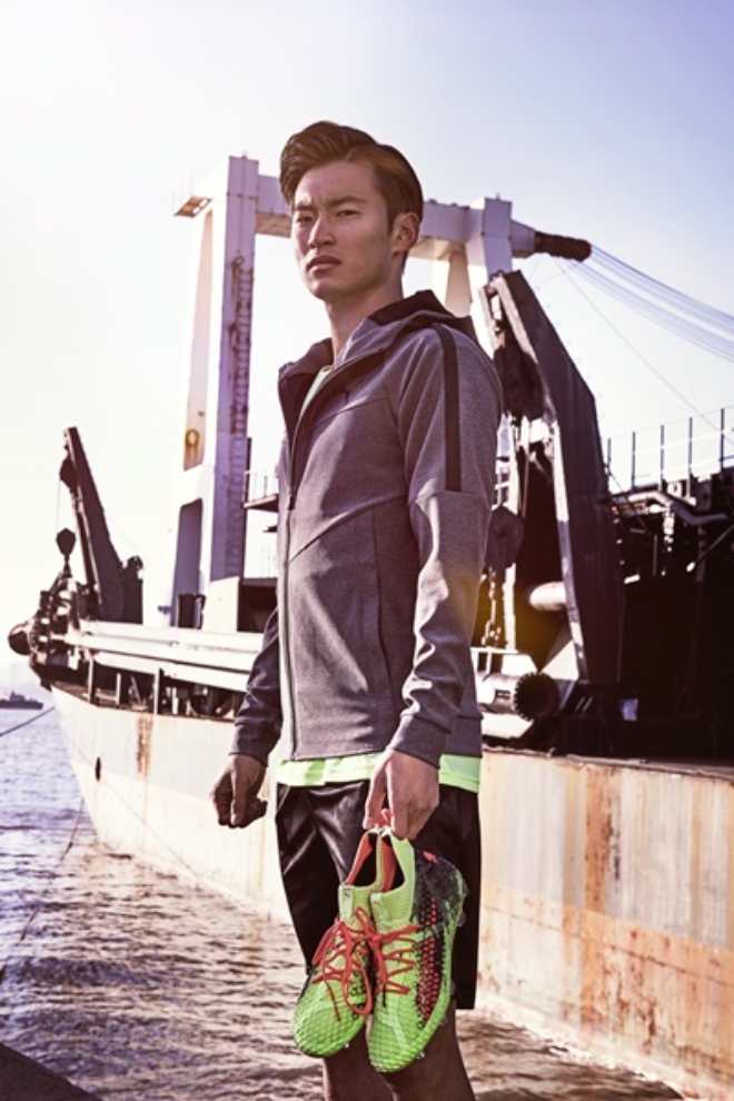 축구화 '퓨처'와 김진수 (사진=푸마)