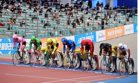 경륜 선수들의 출발전 모습. (사진=경륜운영본부)