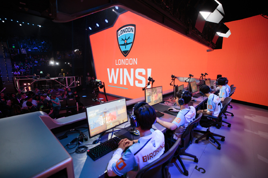 오버워치 리그 시즌1 스테이지1 우승을 차지한 런던 스핏파이어.(사진=블리자드 제공)