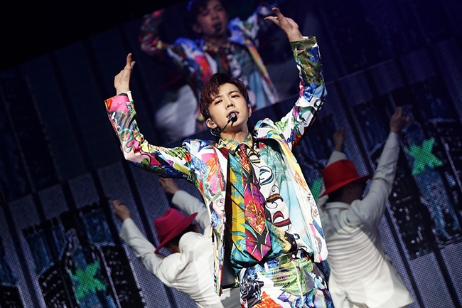 2PM 우영, 데뷔 10년만의 국내 첫 단독콘서트 뜨거운 열기 속 성료